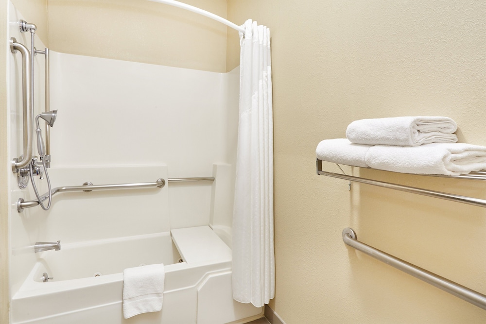 Holiday Inn Express & Suites Chicago Libertyville by IHG - photo 7