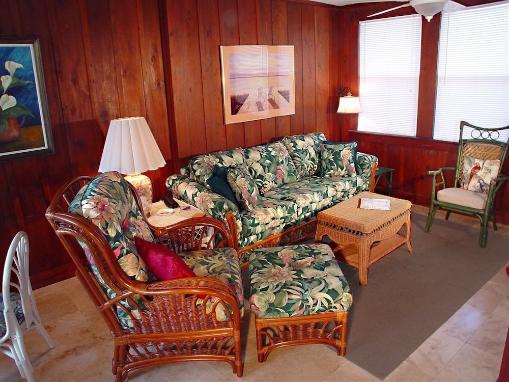 Sun N Fun Beachfront Vacation Rentals - featured photo