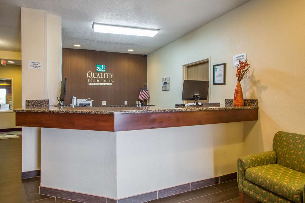 Quality Inn & Suites Bloomington I 55 and I 74 - photo 9