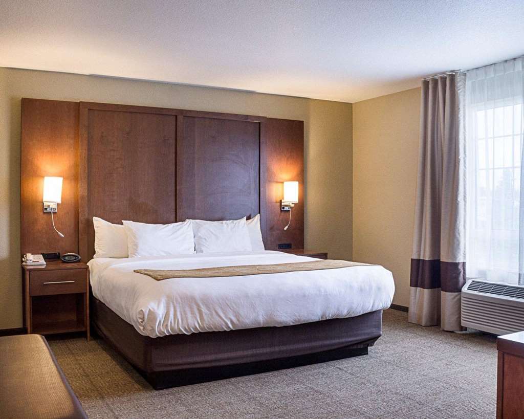 Comfort Suites Minot South - photo 26