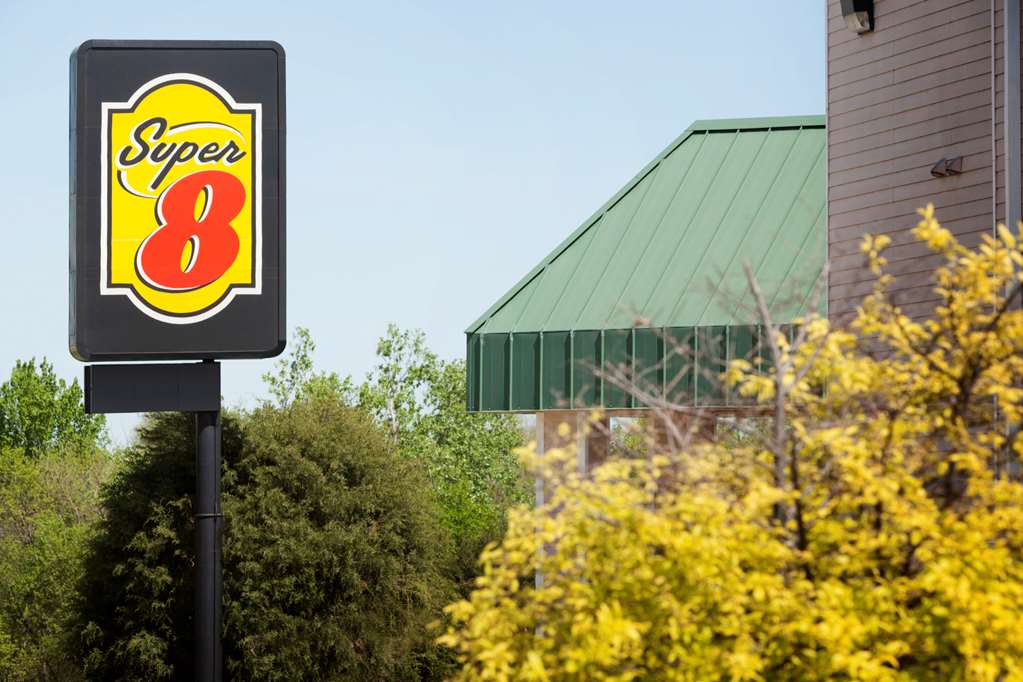 Super 8 by Wyndham Garland Rowlett East Dallas Area - photo 37