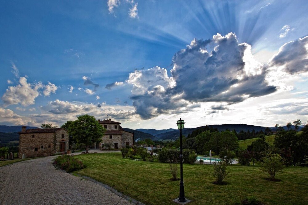 Il Cardo Resort — 4-Star Luxury Hotel in Anghiari, Italy