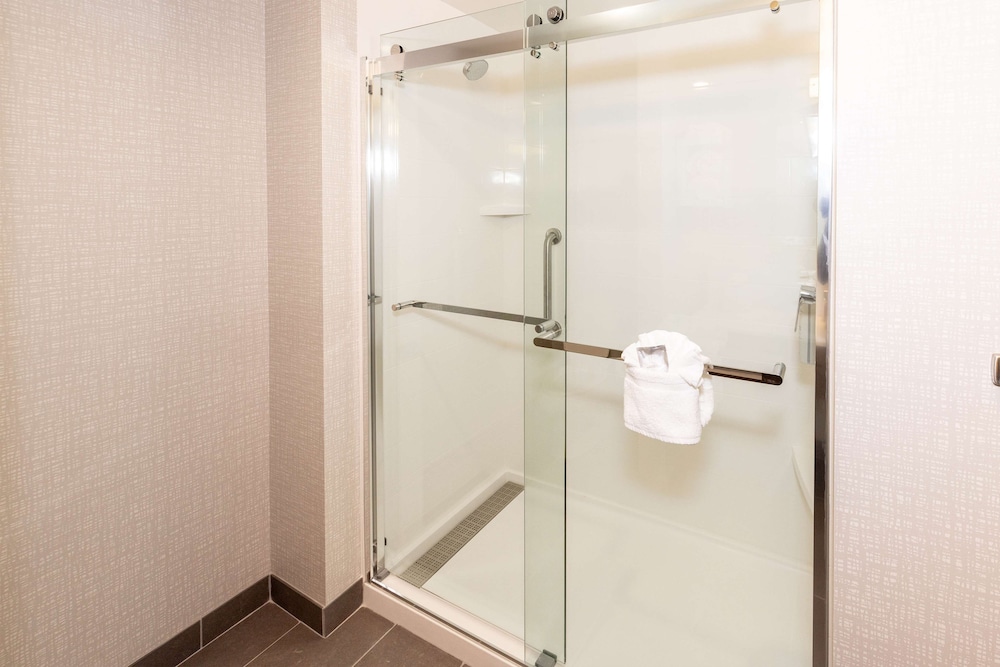 Hampton Inn by Hilton Selma - photo 19