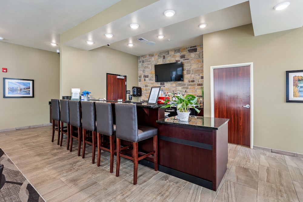 Cobblestone Hotel & Suites Little Chute - photo 45