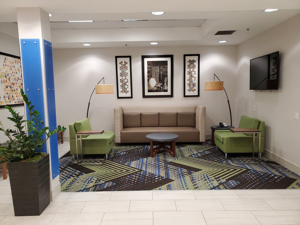 Holiday Inn Express & Suites Seattle North Lynnwood by IHG - photo 27