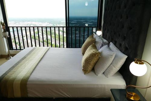 Ecuabook American Consulate 5min — 4-Star Luxury Hotel in Guayaquil, Ecuador