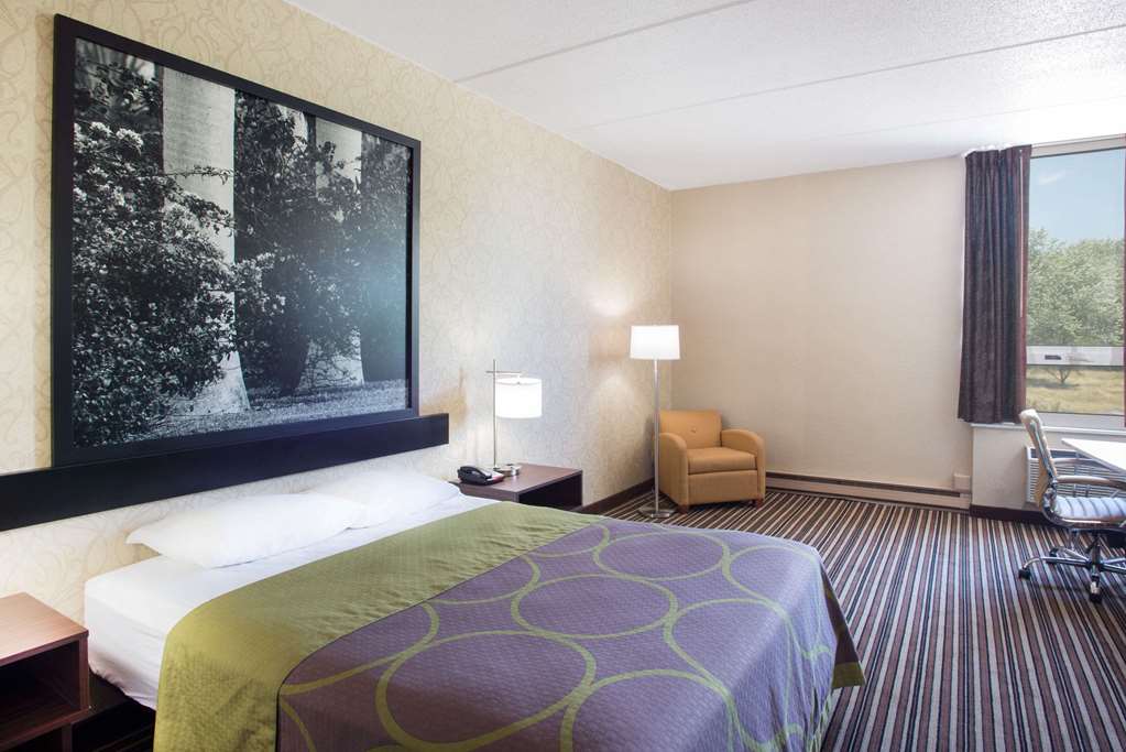 Super 8 by Wyndham Plattsburgh - photo 8