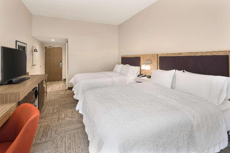 Hampton Inn Lagrange near Callaway Gardens - photo 110