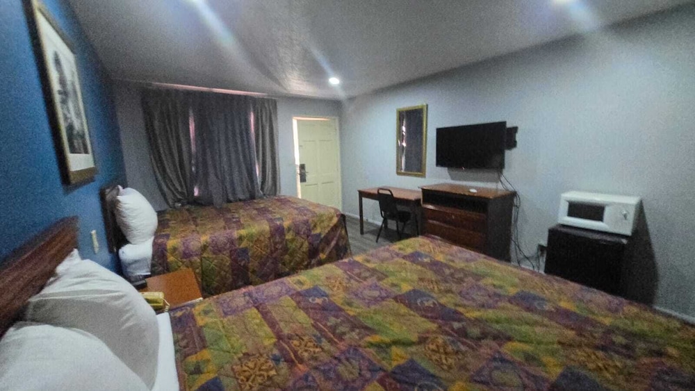 Jeffersonian Motor Inn - photo 15