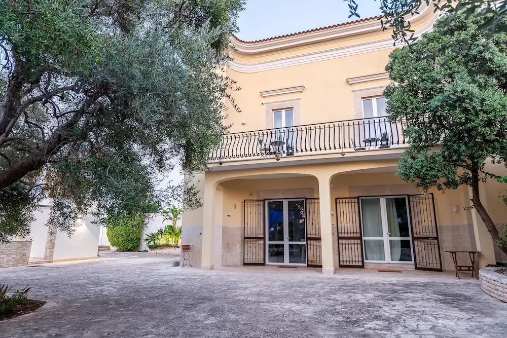 Palazzo Biscilia in Bisceglie — hotel in Bisceglie