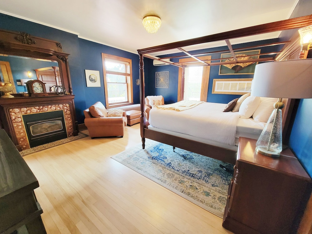 Historic GG Barnum Mansion by Heirloom Boutique Collection - photo 10
