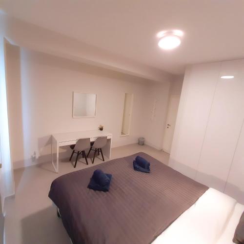 Sea Breeze Central 2bed — 4-Star Luxury Hotel in Limassol, Cyprus