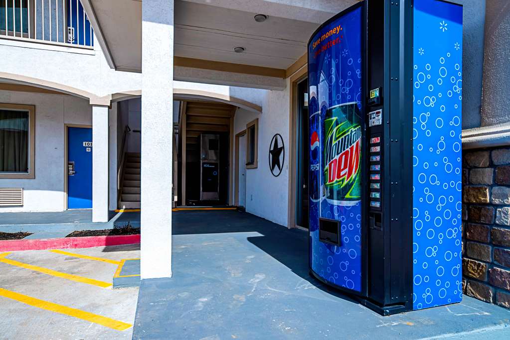 Motel 6 Rhome TX - photo 29