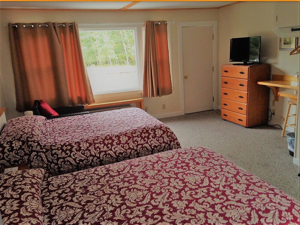 Eden Village Motel & Cottages - photo 6