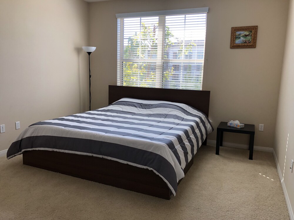 Resort Style Luxury 2BD Suite in Irvine's Spectrum Center - photo 4