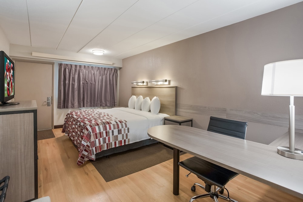Red Roof Inn Philadelphia Trevose - photo 21