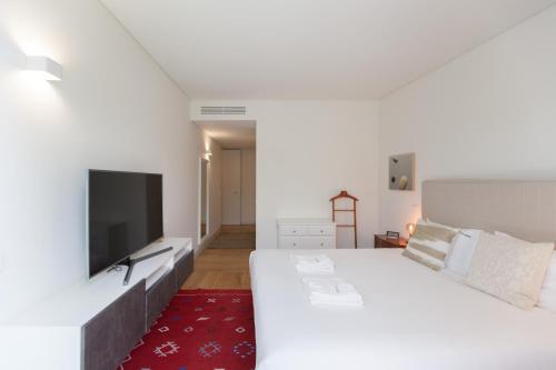 FLH Av. Liberdade Stunning Apartment with Balcony & Parking — 4-Star Luxury Hotel in Lisbon, Portugal