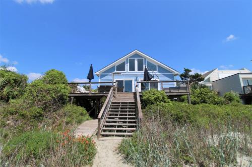 Oceanfront Nest in Folly Beach, United States
