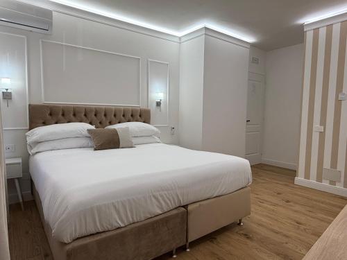 Emy Suites — 4-Star Luxury Hotel in Civitavecchia, Italy