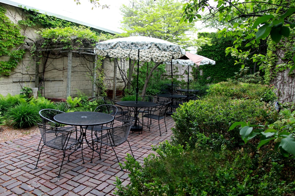 The Winter Inn - photo 37