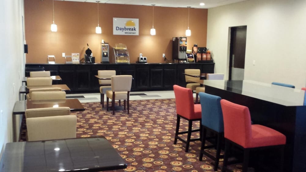 Days Inn by Wyndham Henryetta - photo 22