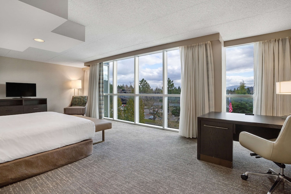 Embassy Suites by Hilton Seattle Bellevue - photo 18