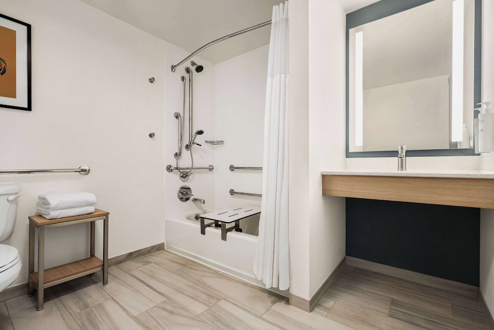 Hilton Garden Inn Fort Collins - photo 26