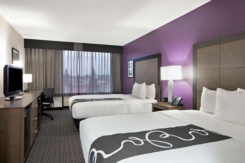 La Quinta Inn & Suites by Wyndham Rancho Cordova Sacramento - photo 28