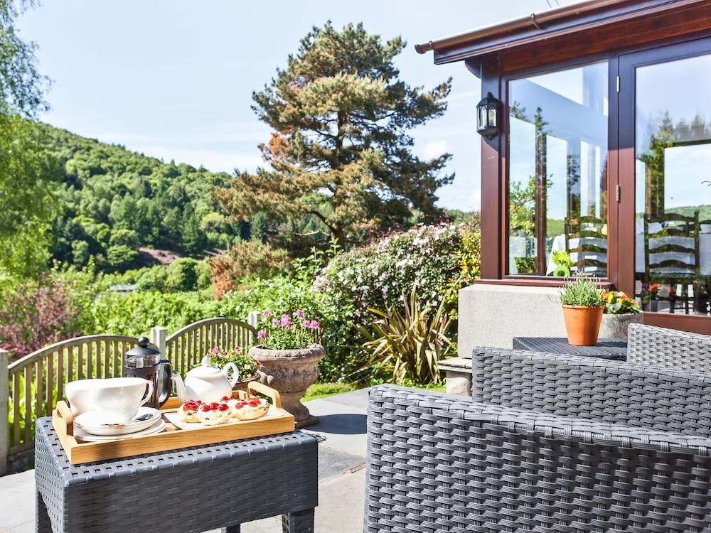 Hill Crest Country Guest House — 5-Star Luxury Hotel in Ulverston, United Kingdom