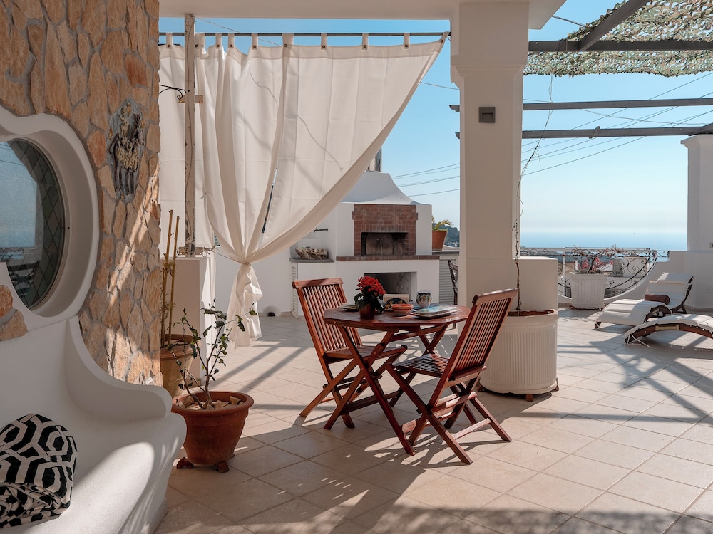 alle Stelle b&b — 4-Star Luxury Hotel in Anacapri, Italy