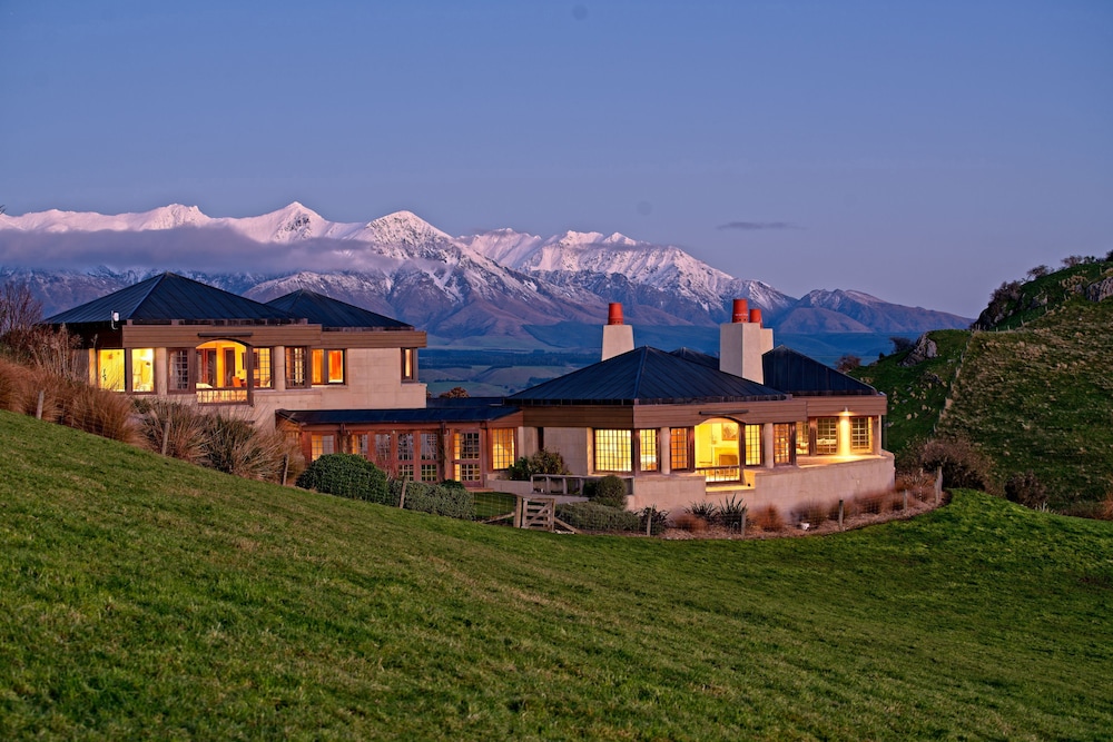 Cabot Lodge — 5-Star Luxury Hotel in Te Anau, New Zealand