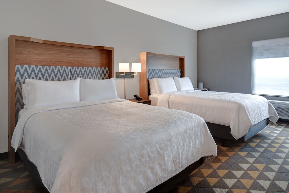 Holiday Inn Erie by IHG - photo 13
