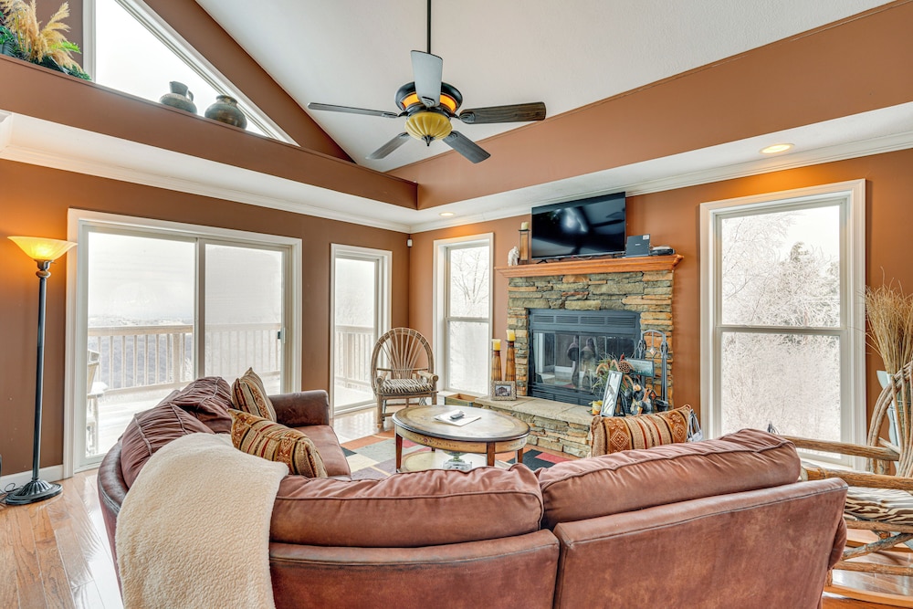 2 Mi to Ski Resort: Beech Mtn Home w Fire Pit - photo 3