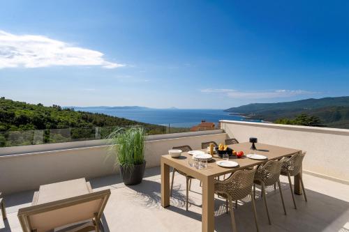 Apartment Dora Mar with spectacular sea view — 4-Star Luxury Hotel in Rabac, Croatia