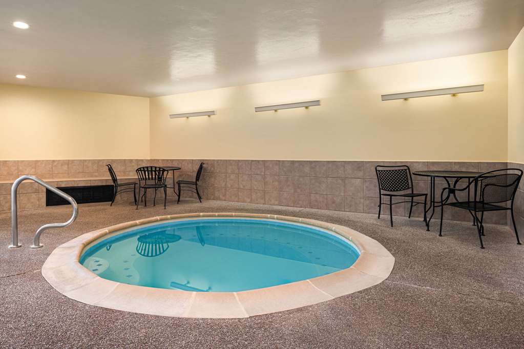 Days Inn by Wyndham Carbondale - photo 10
