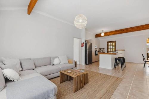 Light & Bright Pet Friendly Beachside Haven in Old Dawesville — Dawesville — photo 3