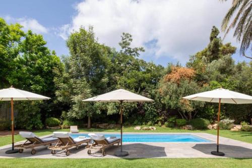 Carmelo Green Fields villa — 4-Star Luxury Hotel in Kefar Shemaryahu, Israel
