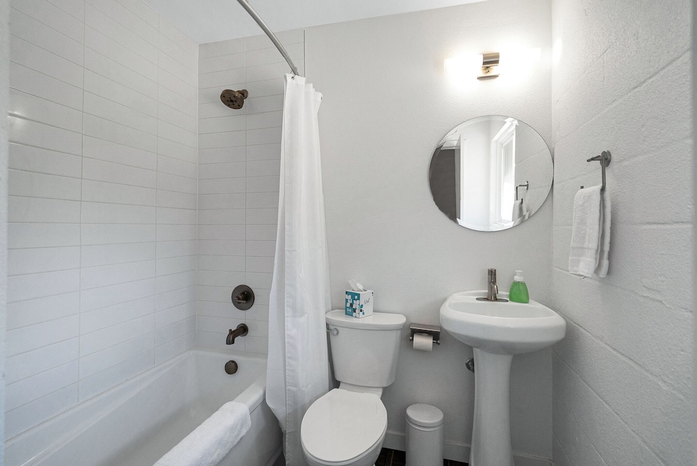 The Kenton Hotel - photo 49