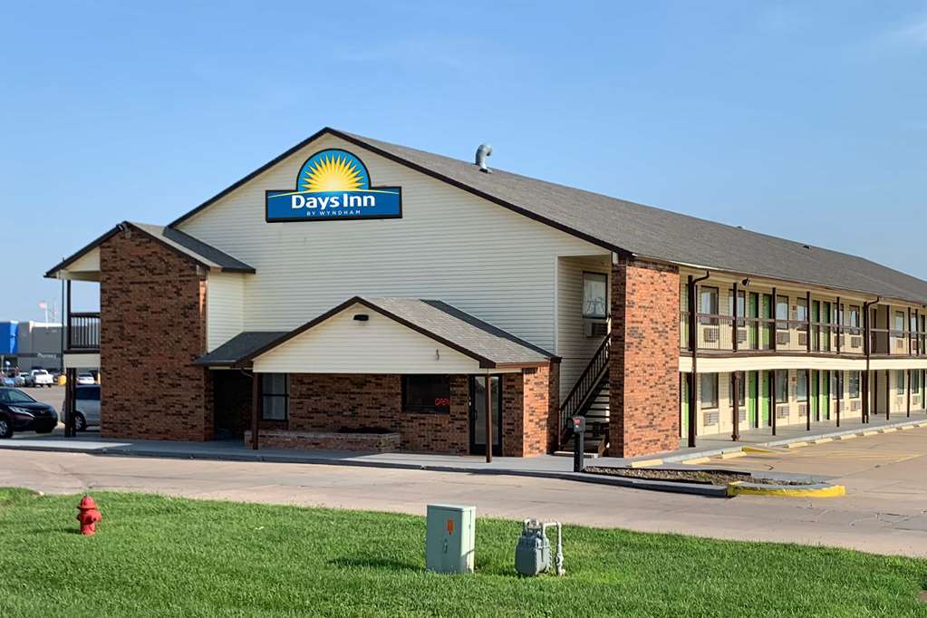 Days Inn by Wyndham Pratt - photo 3