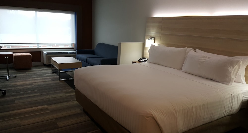 Holiday Inn Express & Suites Toledo West by IHG - photo 6