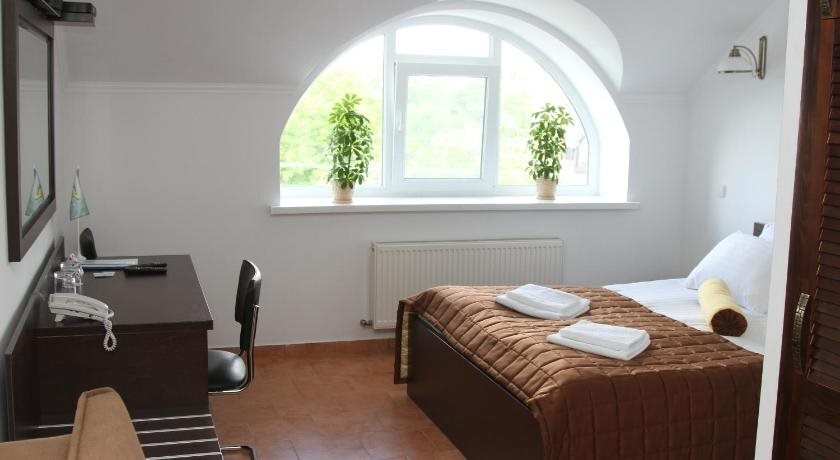 Liz - carbon neutral hotel in Dunaivtsi