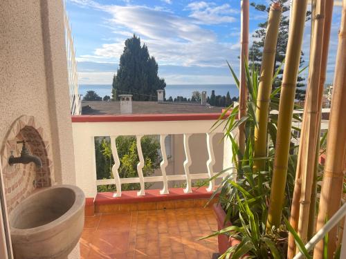 Sanremo vacanze zen vue mer 5 mn plage 3 mn tennis club Wifi — 4-Star Luxury Hotel in San Remo, Italy