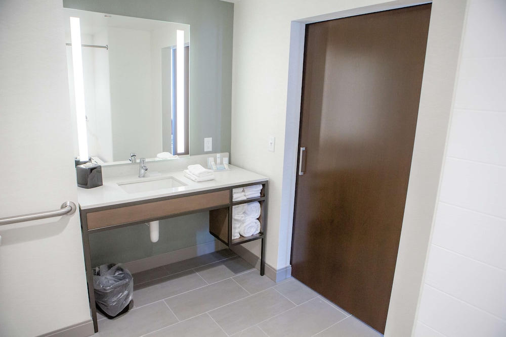 Hilton Garden Inn Corning Downtown - photo 13