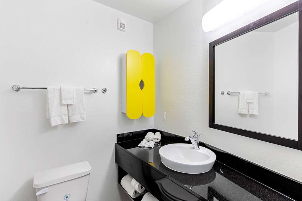 Studio 6 Austin TX Airport - photo 22