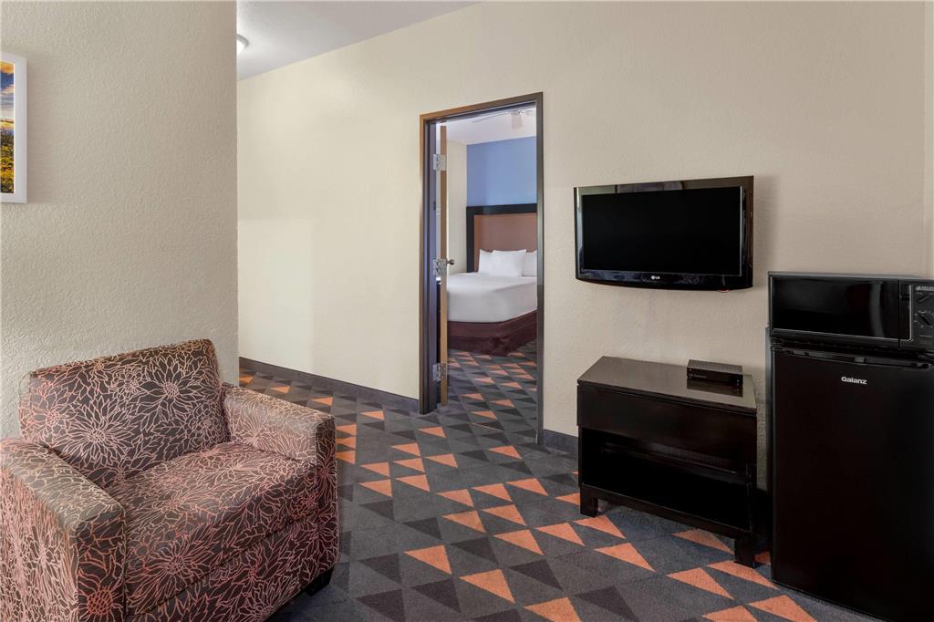 Days Inn by Wyndham Mackinaw City Bridgeview Area - photo 21