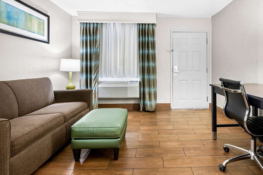 Best Western Executive Suites - photo 8