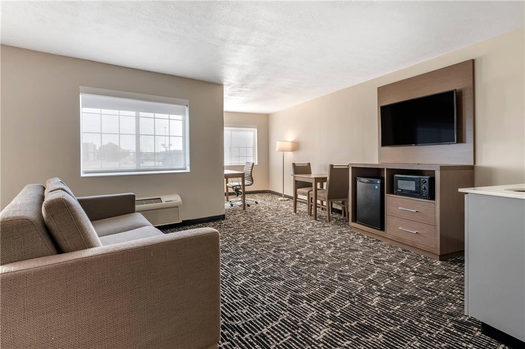 Clarion Pointe Indianapolis Airport - photo 19