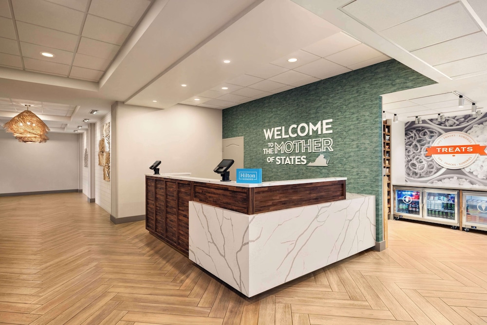 Hampton Inn Virginia Beach Oceanfront South - photo 4