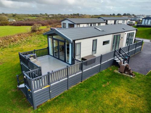 Holywell Lodge — 4-Star Luxury Hotel in Newquay, United Kingdom