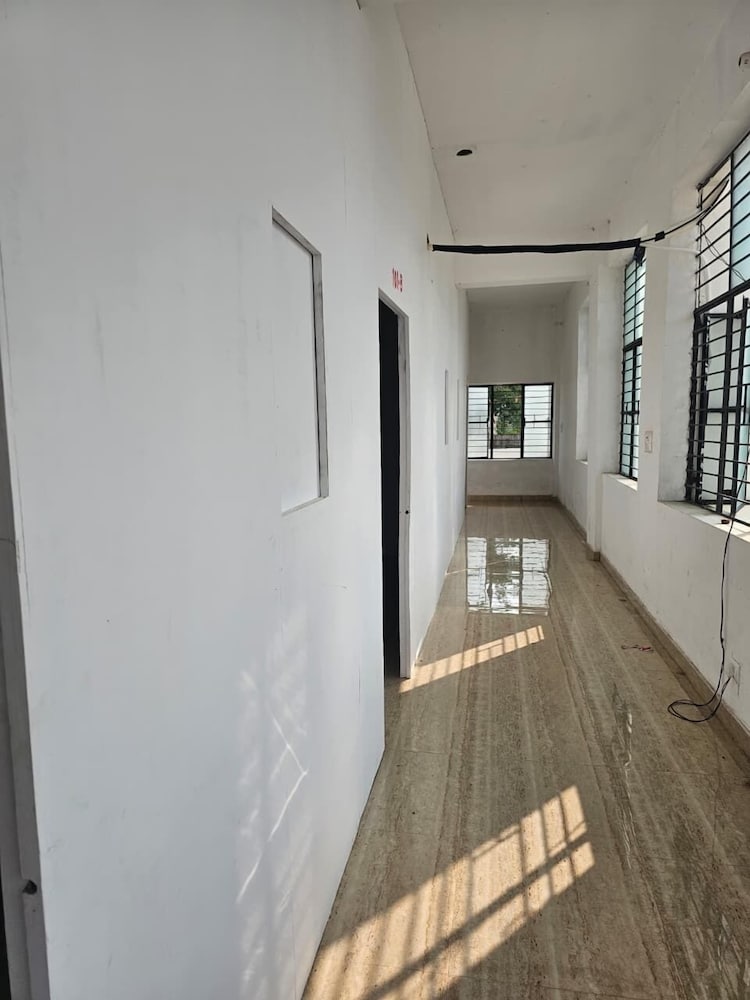 Lama Hotel Barabar in Jahanabad, India